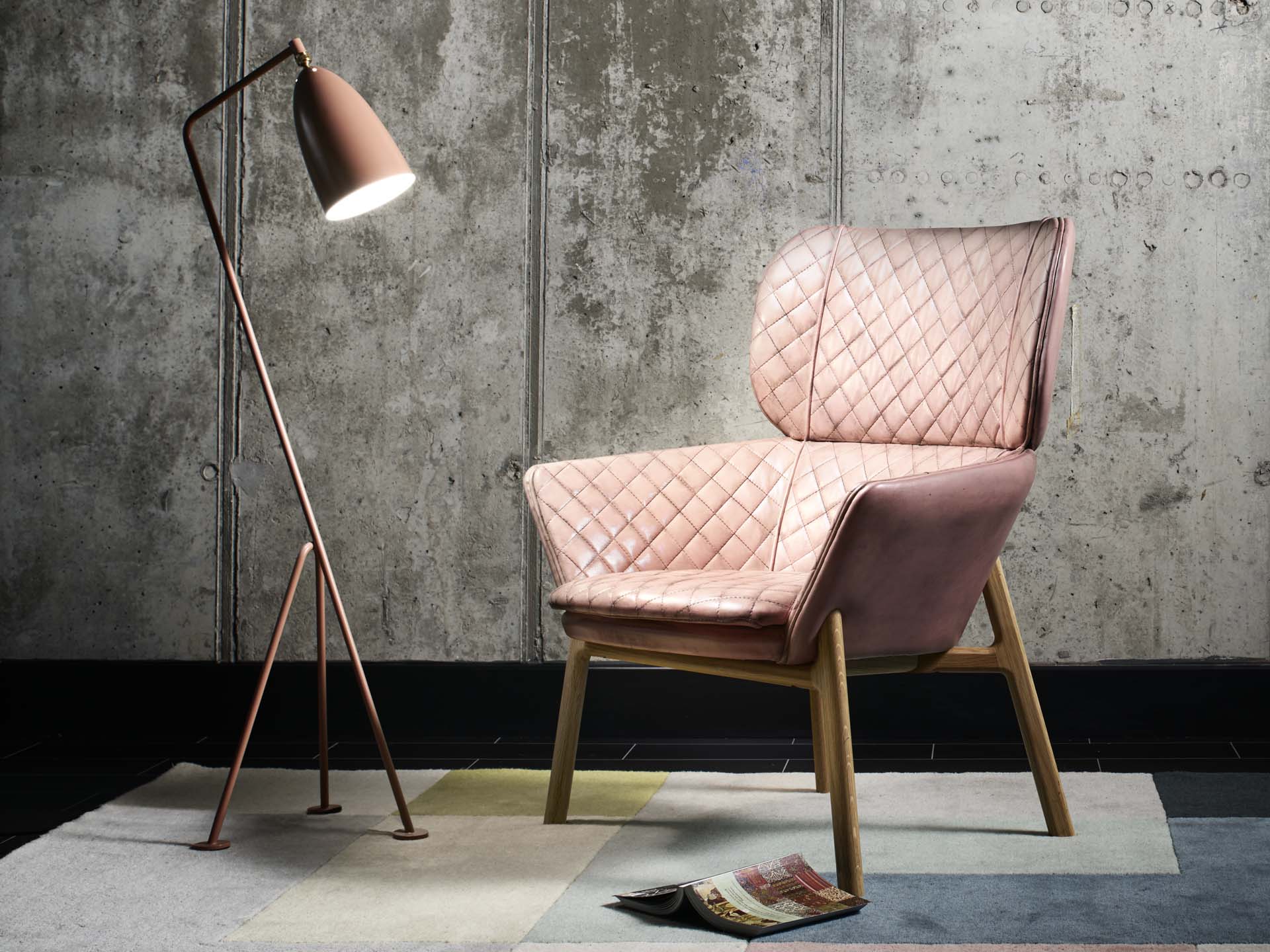 Fauteuil contemporain à oreilles Xavier par Fleming Howland