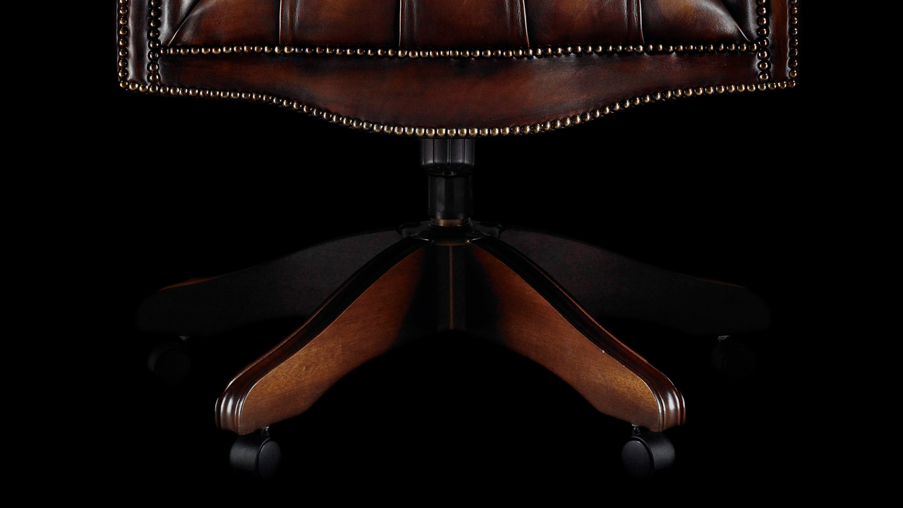 Earl Chesterfield Executive Chair
