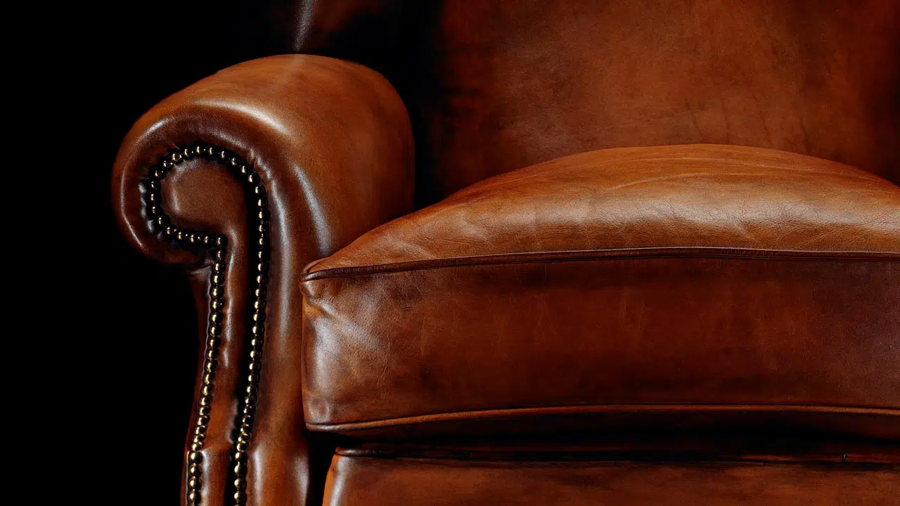 Fauteuil à oreilles en cuir Henry Thoreau