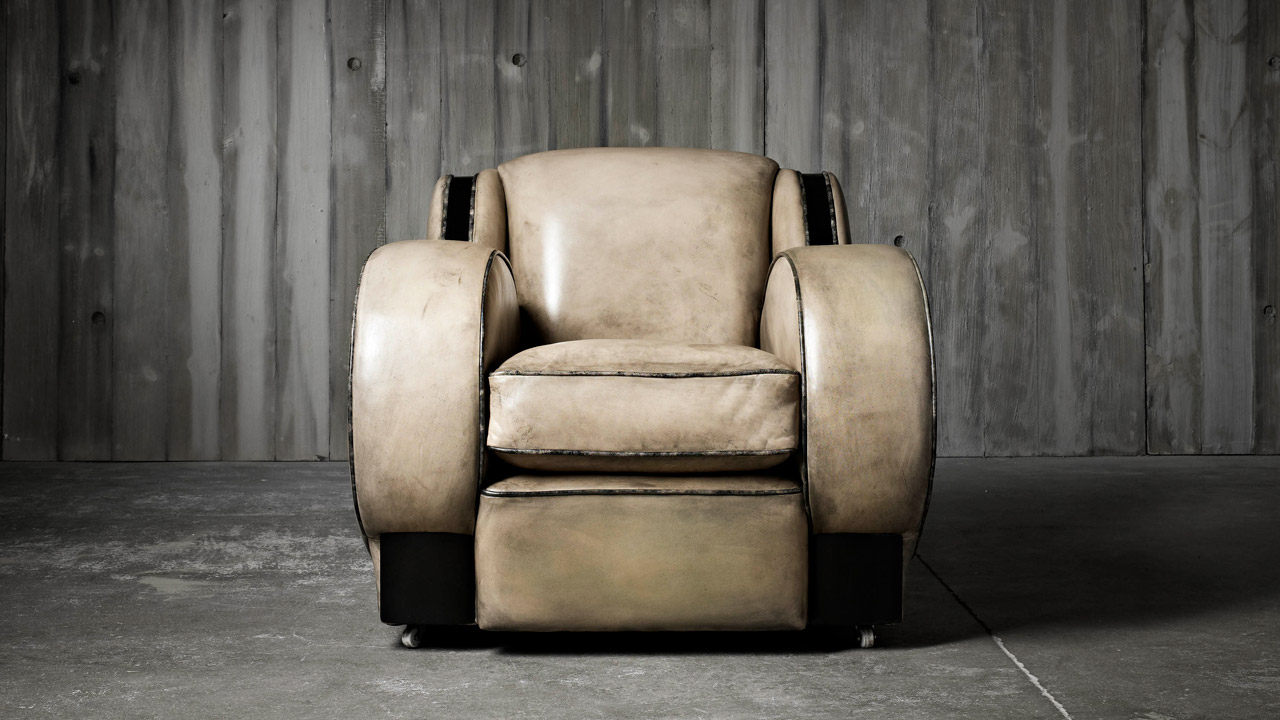 Tank Leather Monochrome Chair