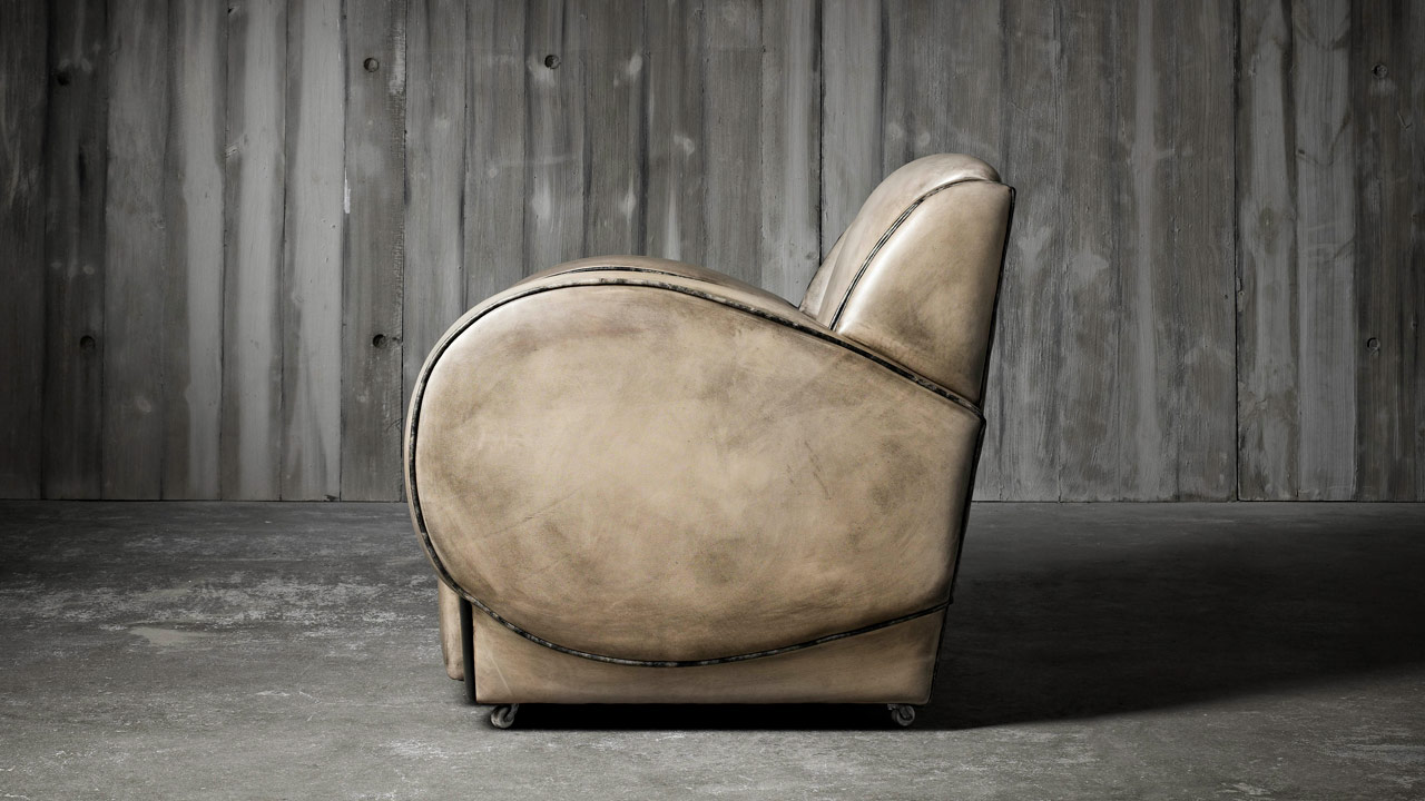 Tank Leather Monochrome Chair