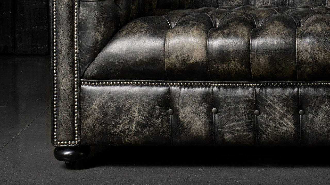 william Blake Buttoned Seat Leather chesterfield sofa