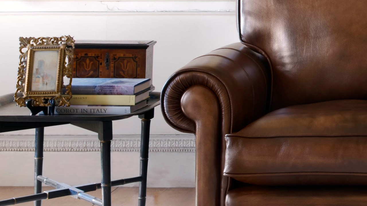 Carmen Classic Leather Sofa