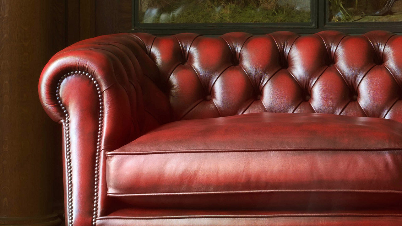 Sebastian Classic Chesterfield Sofa