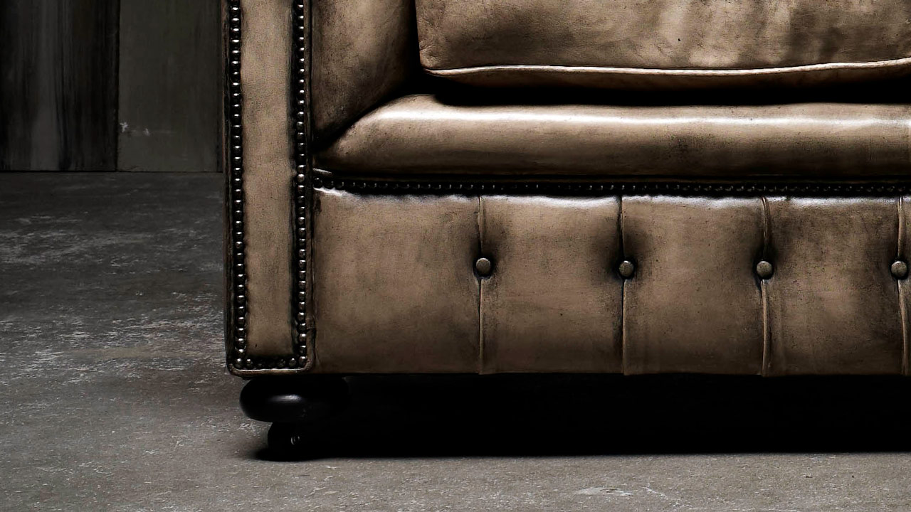 william Blake Buttoned Seat Leather chesterfield sofa