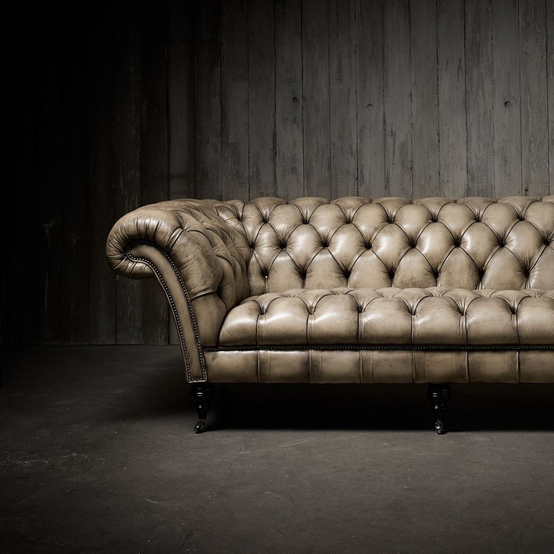 Grand canapé Chesterfield