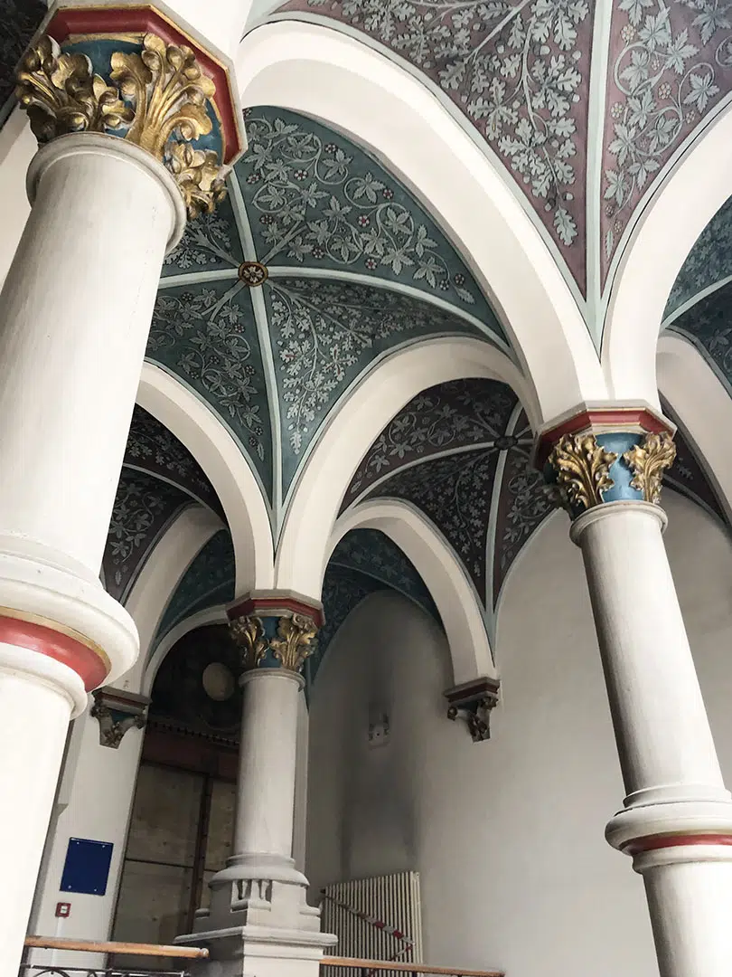 archway-left